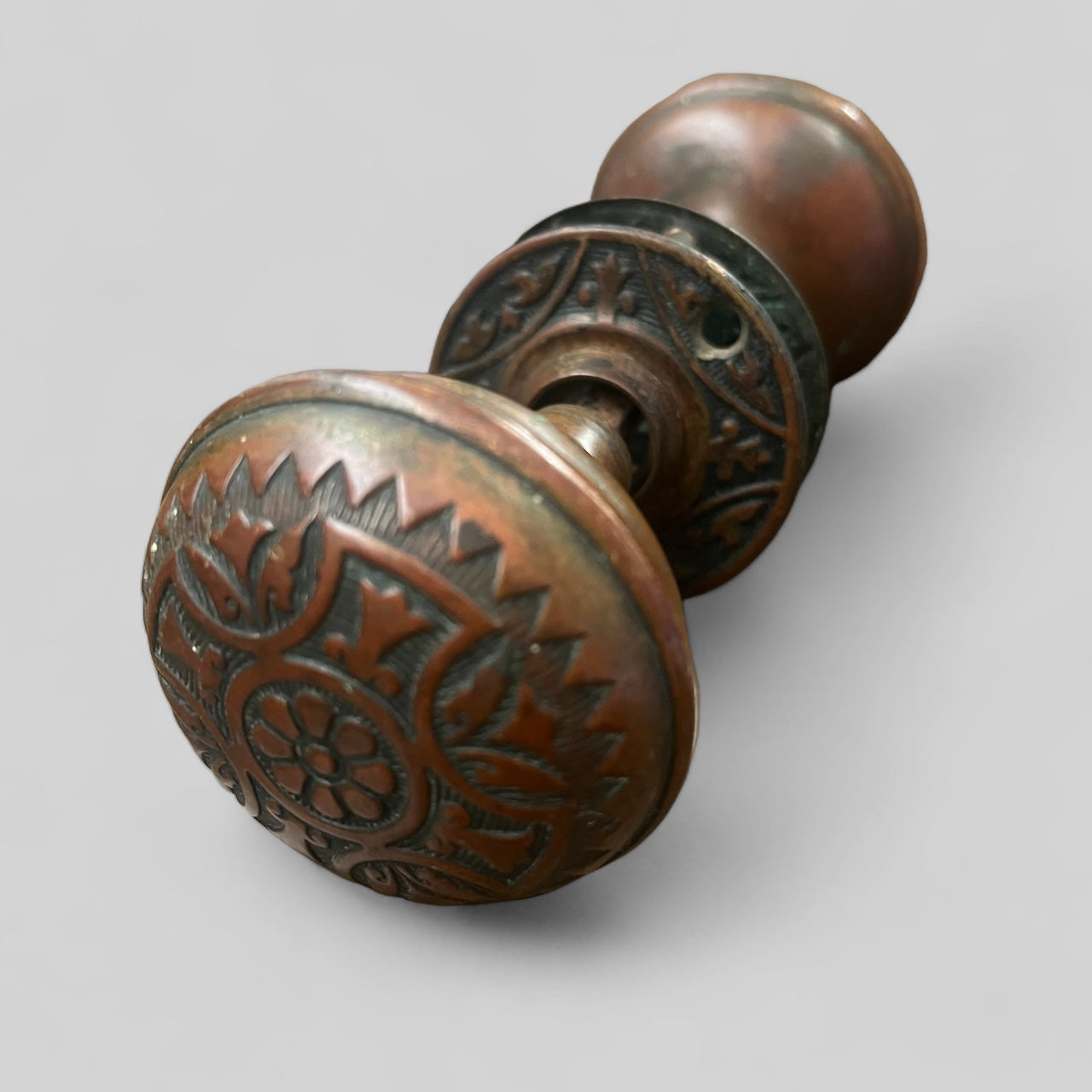 Antique (c. 1890s) Bronze Sargent Vernacular Style Doorknob Set with Matching Rosettes