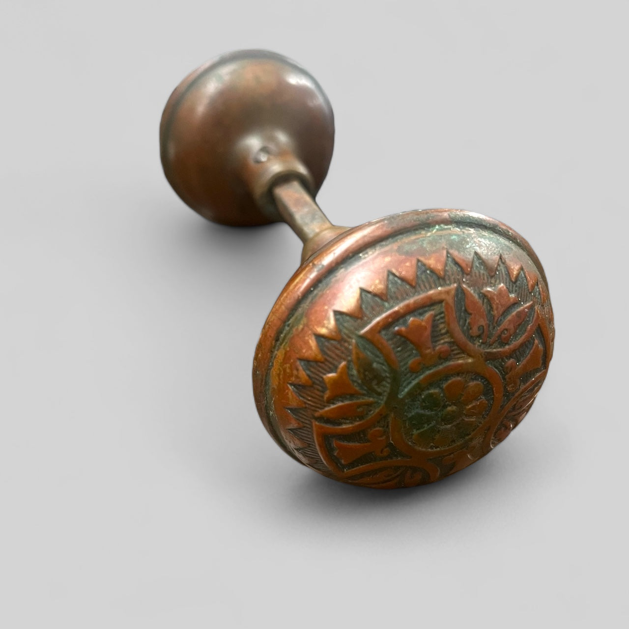 Antique (c. 1890s) Bronze Sargent Vernacular Style Doorknob Set with Matching Rosettes