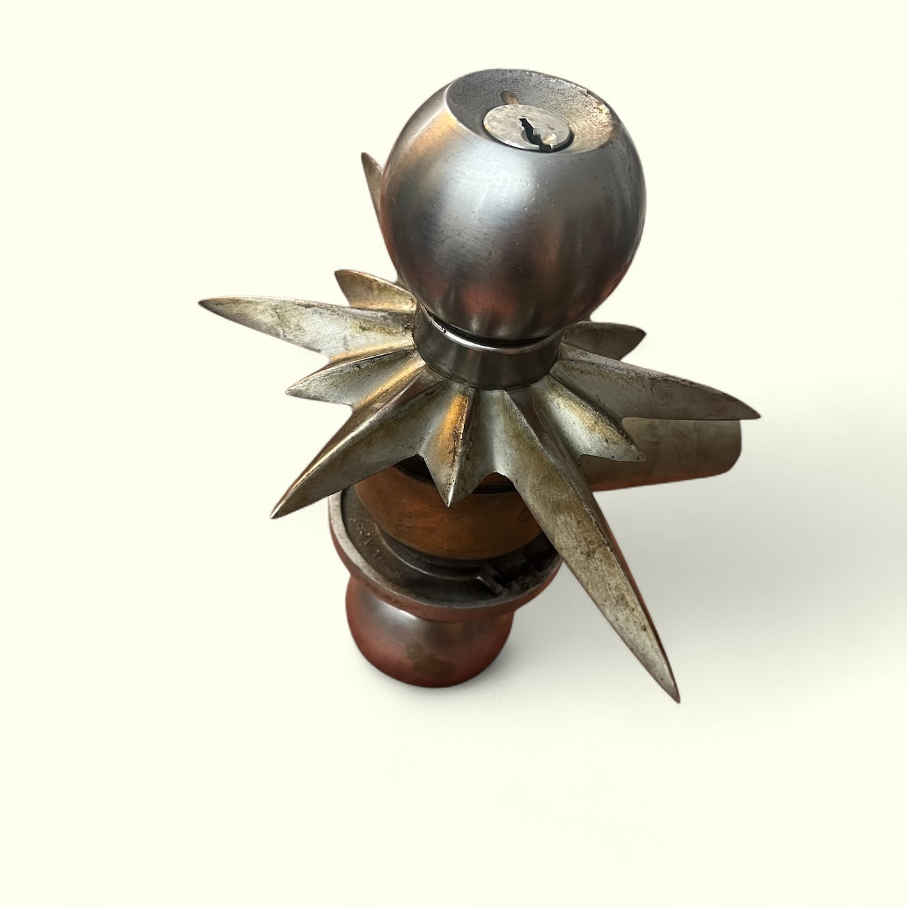 Mid-Century Schlage Starburst Doorknob Set With Extensions