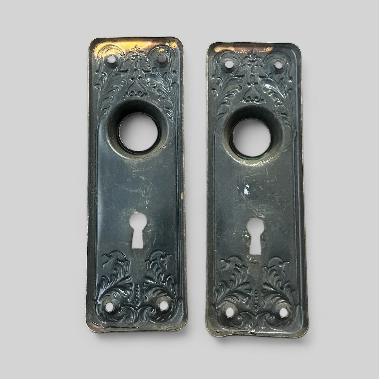 Antique Brass Niles Chicago Doorknob Hardware Set