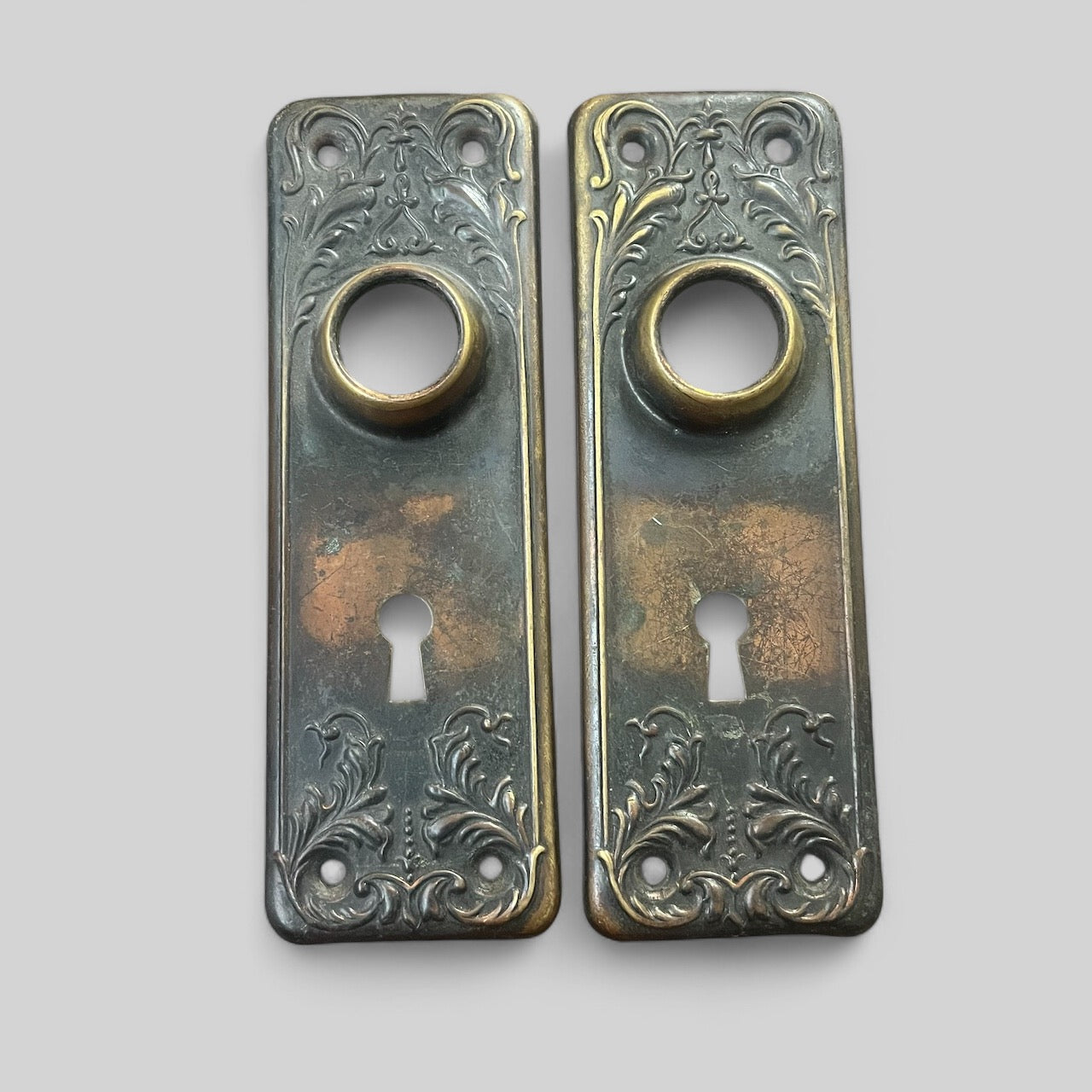 Antique Brass Niles Chicago Doorknob Hardware Set