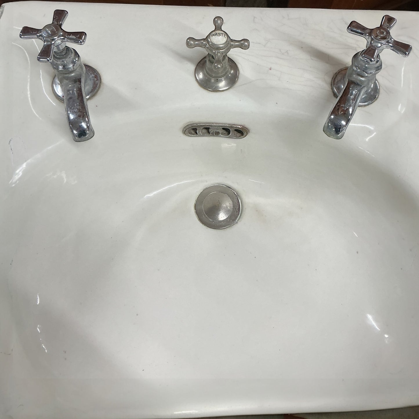 Antique Earthenware Pedestal Sink (J.L.Mott)