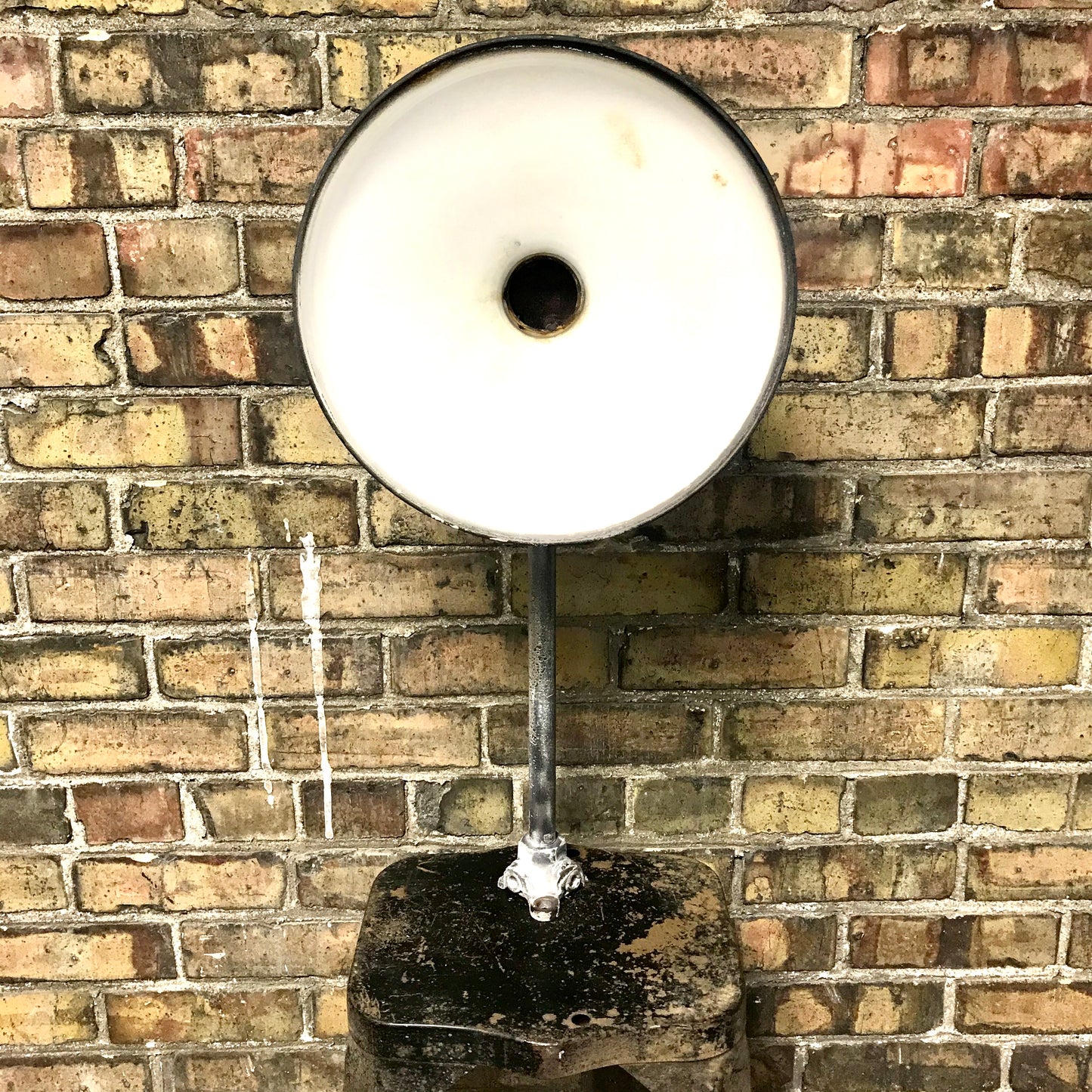 Benjiman Pole Light