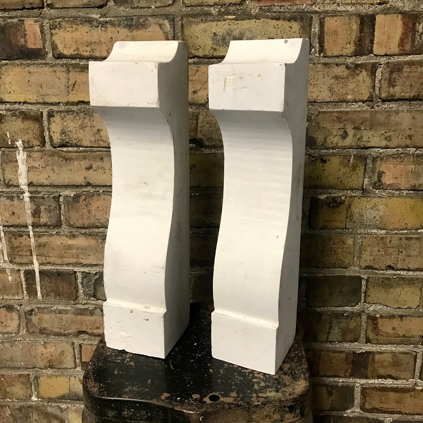 Antique White Corbel