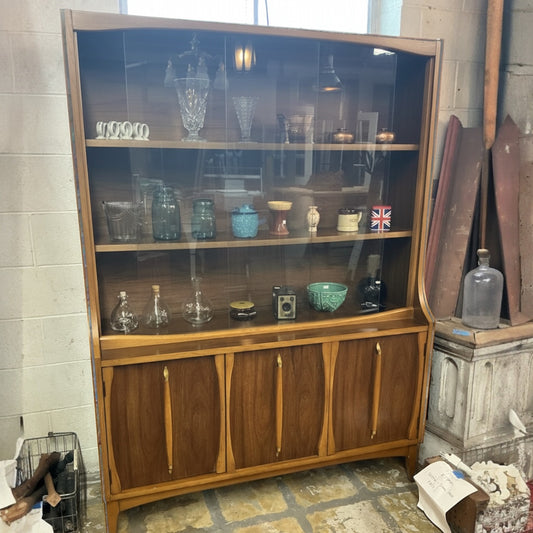 Vintage Mid Century Kroehler Buffet