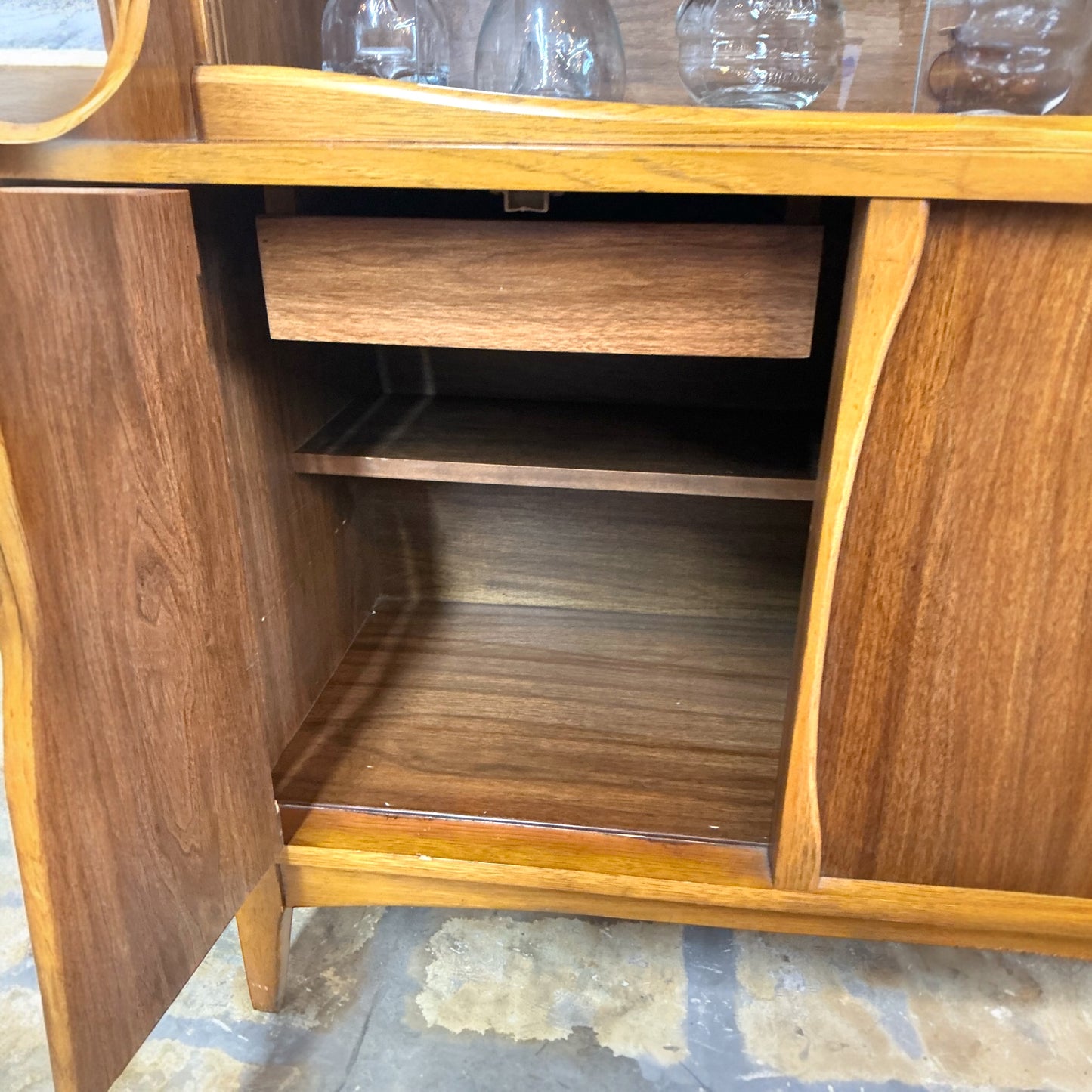 Vintage Mid Century Kroehler Buffet