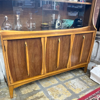 Vintage Mid Century Kroehler Buffet