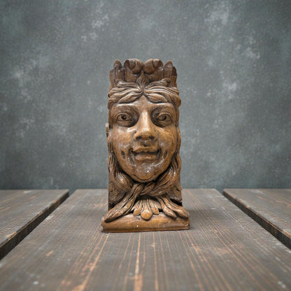 Gothic Plaster Wall Hanging Corbel