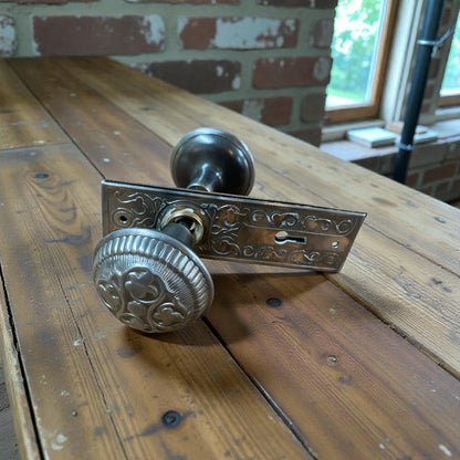 Antique Russell & Erwin ‘Amarat’ Knobset(1894)