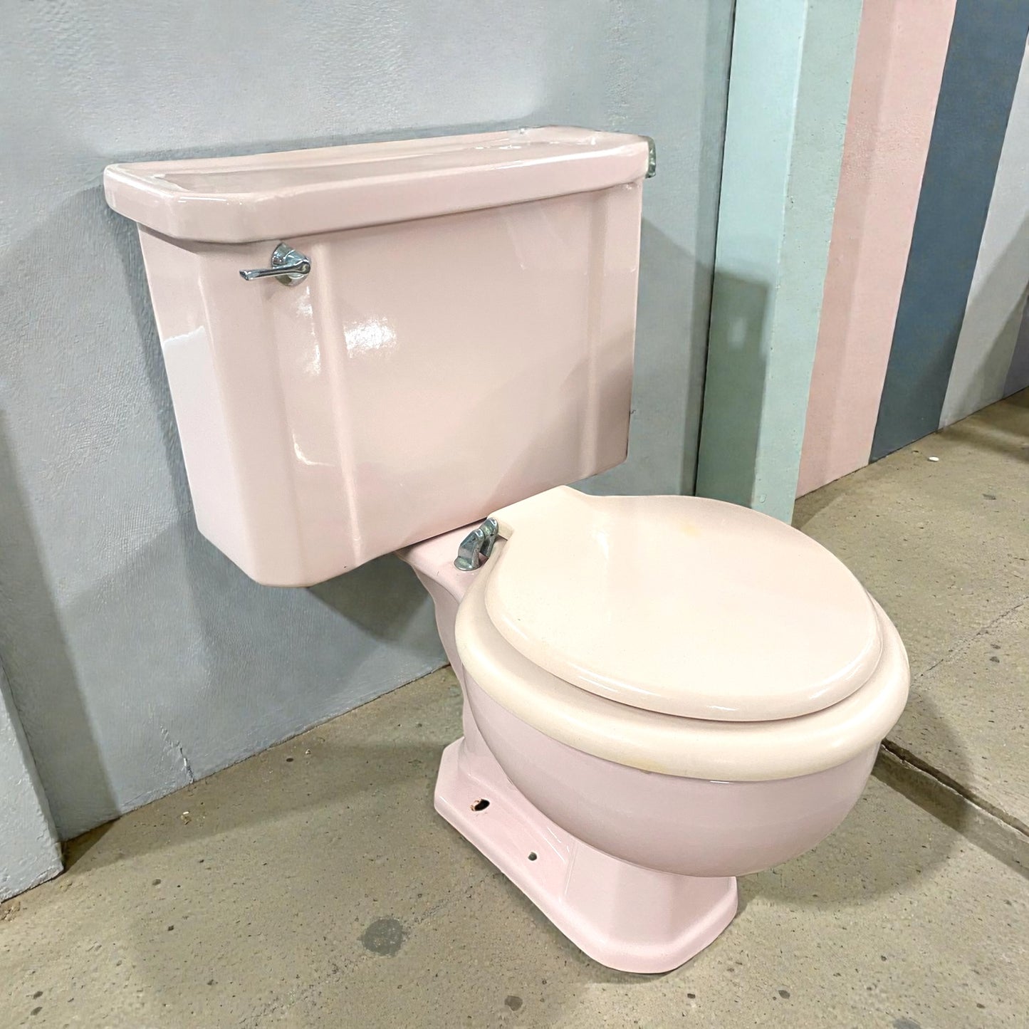 Vintage Standard Toilet ‘Venetian Pink’