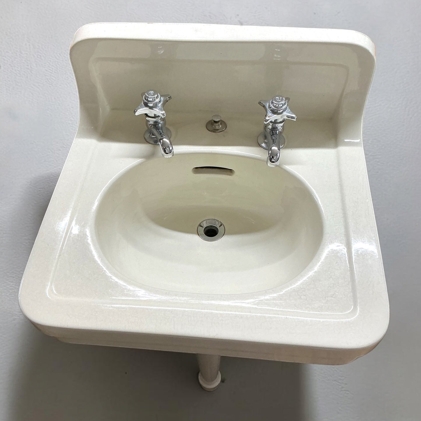 Antique Trenton Potteries Peg Leg Sink