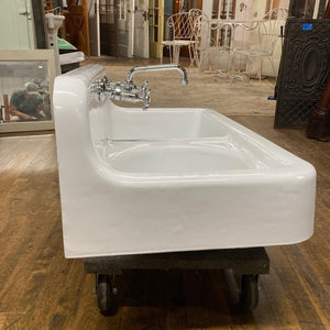 Antique Farmhouse Sink with Round Basin