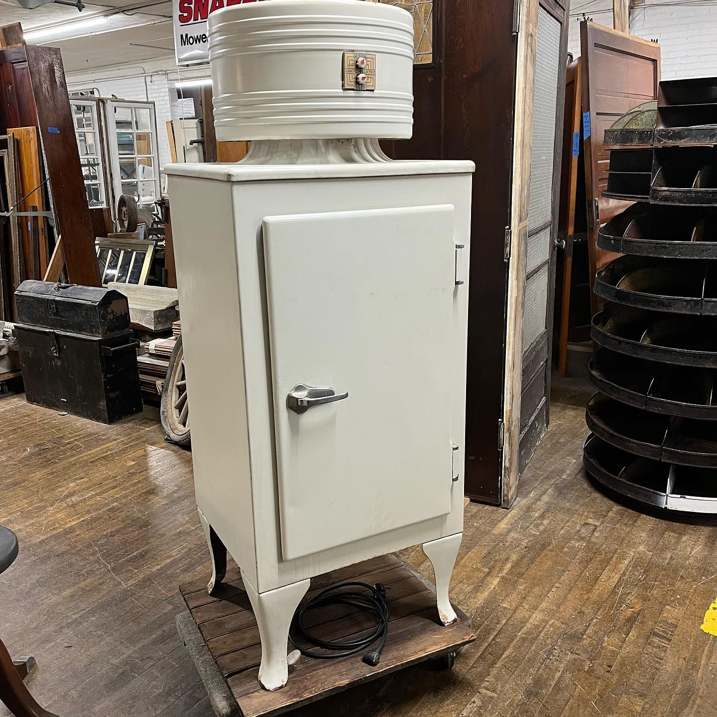 1930s GE Monitor Top Refrigerator